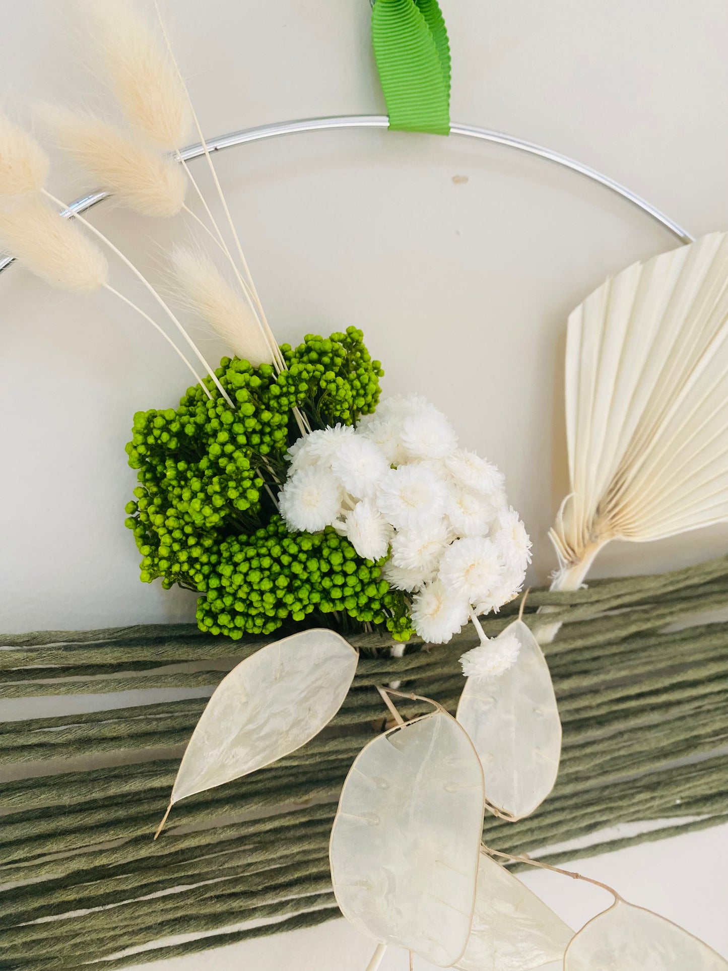 Couronne Poetique Fleurs stabilisees et sechees Vert