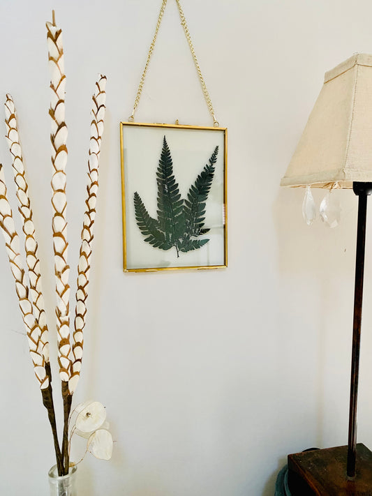 Cadre vintage en laiton doré – Fougère Stabilisée Verte