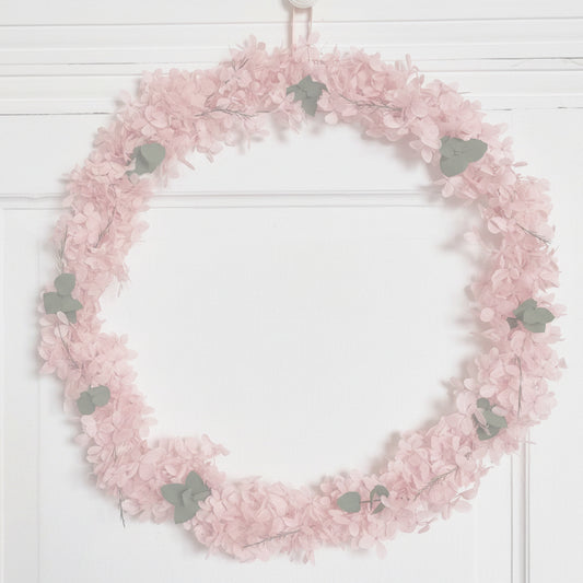 Couronne hortensia rose pâle, détail fleurs stabilisées naturelles délicates
