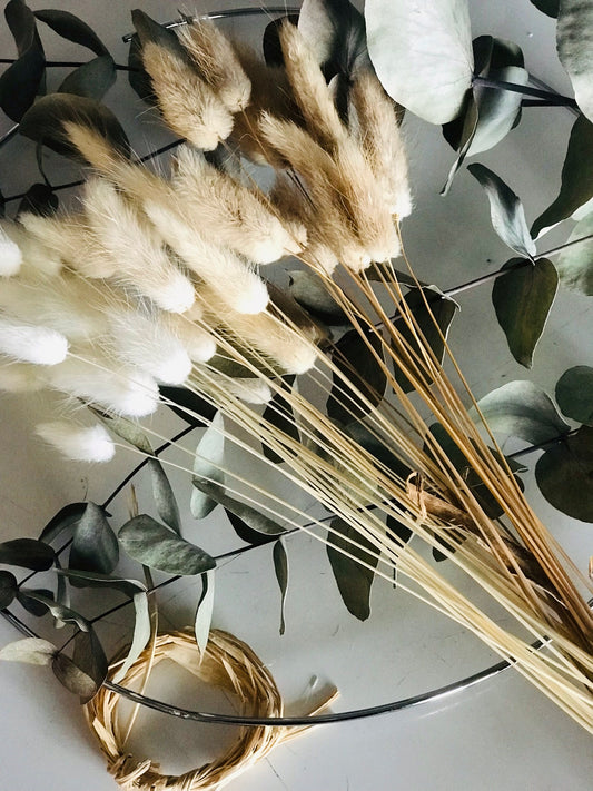 Box DIY couronne de fleurs naturelles, kit créatif floral, contenu complet vue d'ensemble
